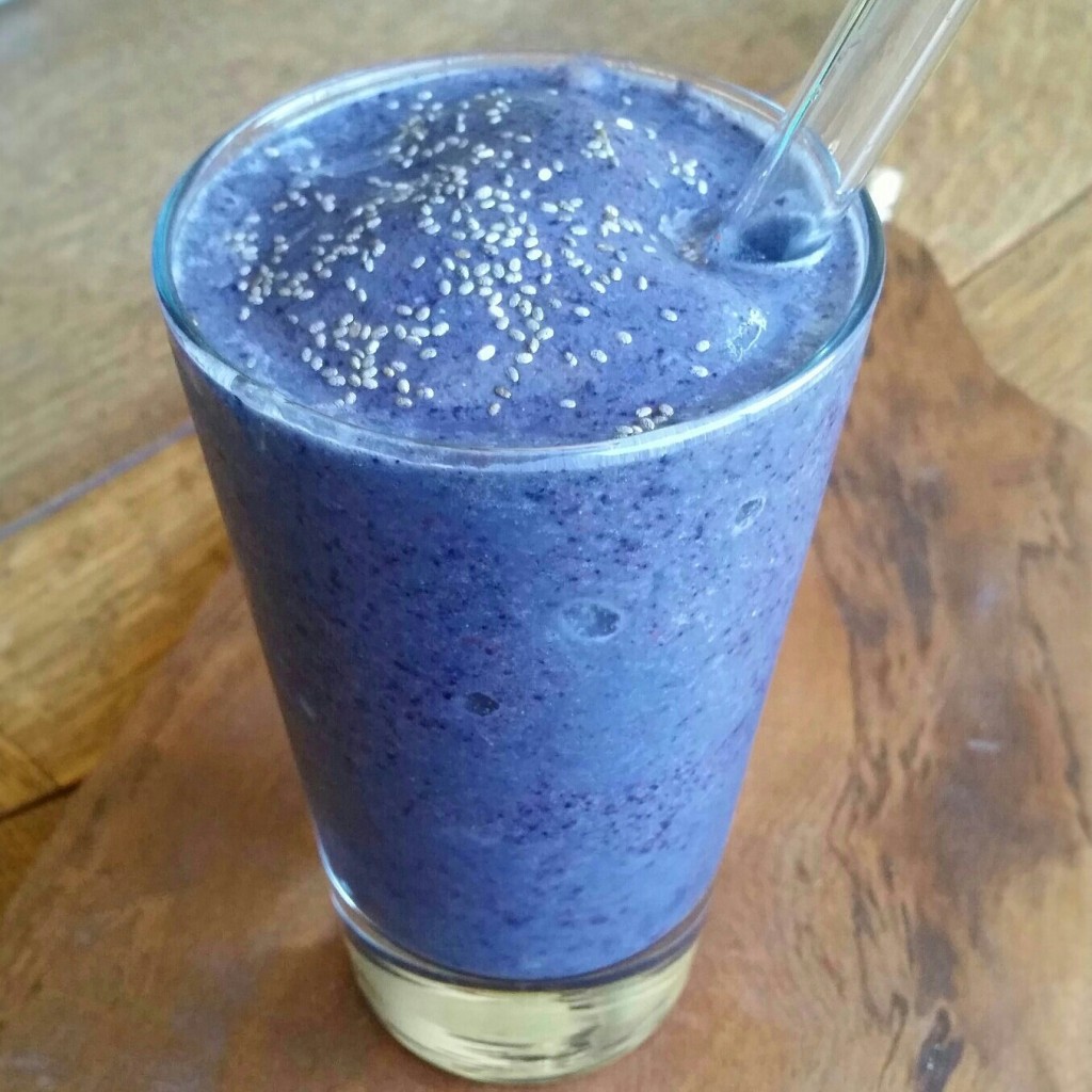 blueberry breakfast smoothie