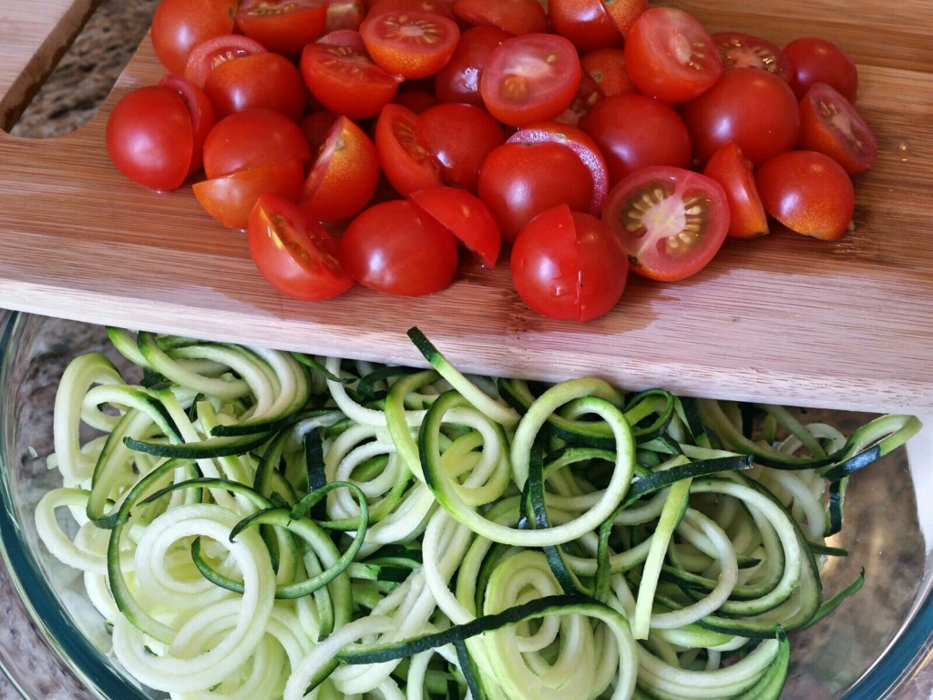 Creamy Avocado Pesto + Zucchini Noodles | Clovers & Kale | Tomatoes and Zoodles