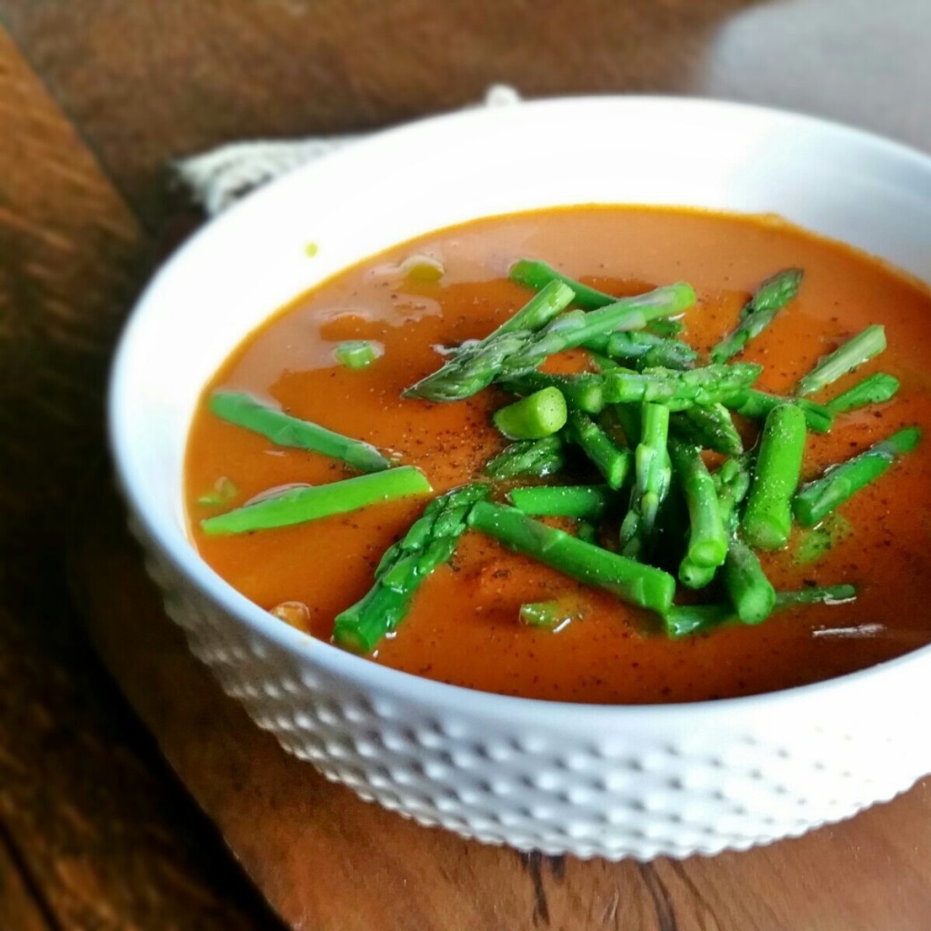 Yum! Roasted Tomato & Red Pepper Soup with Asparagus | Clovers & Kale